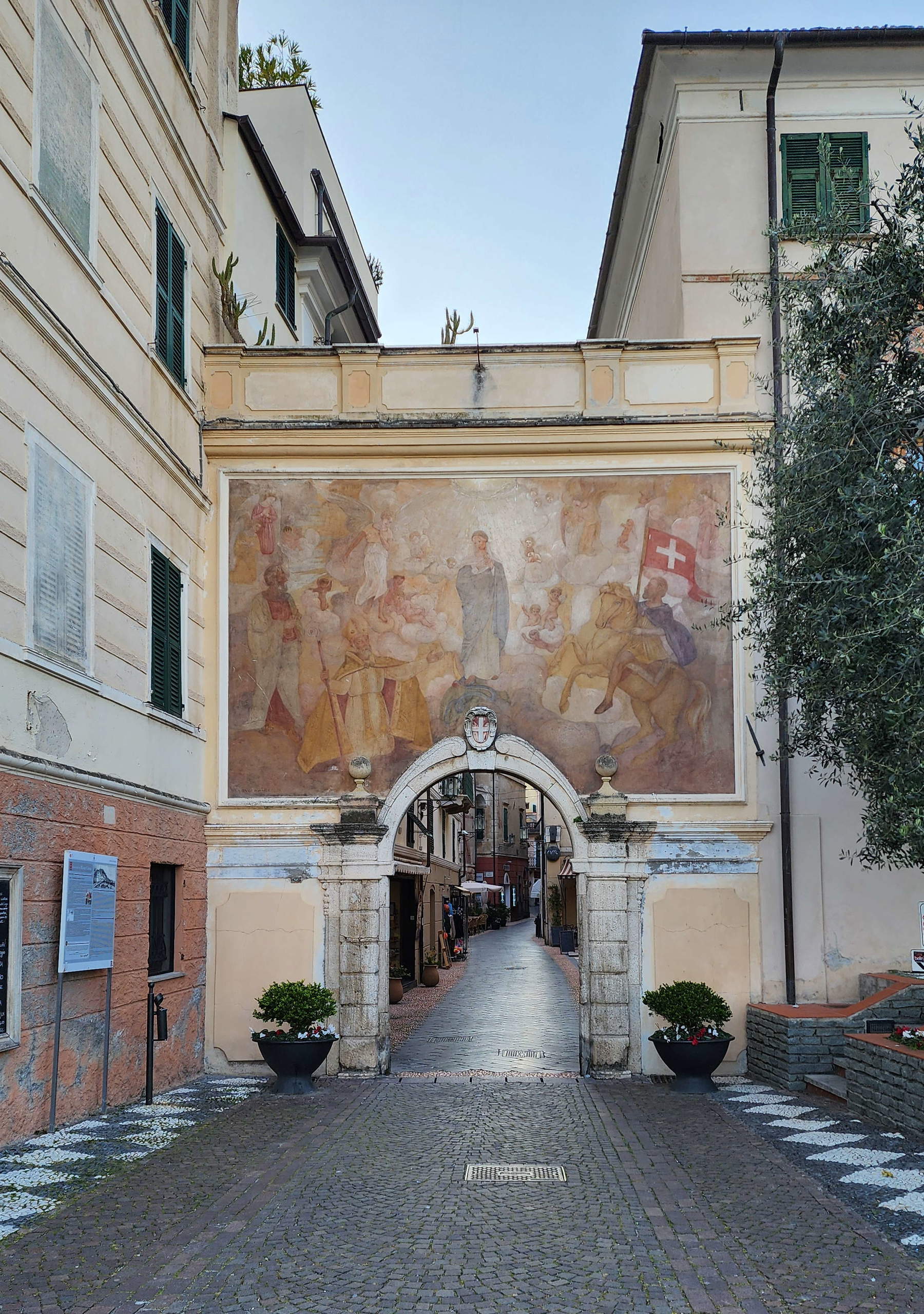 Piazza Gate
