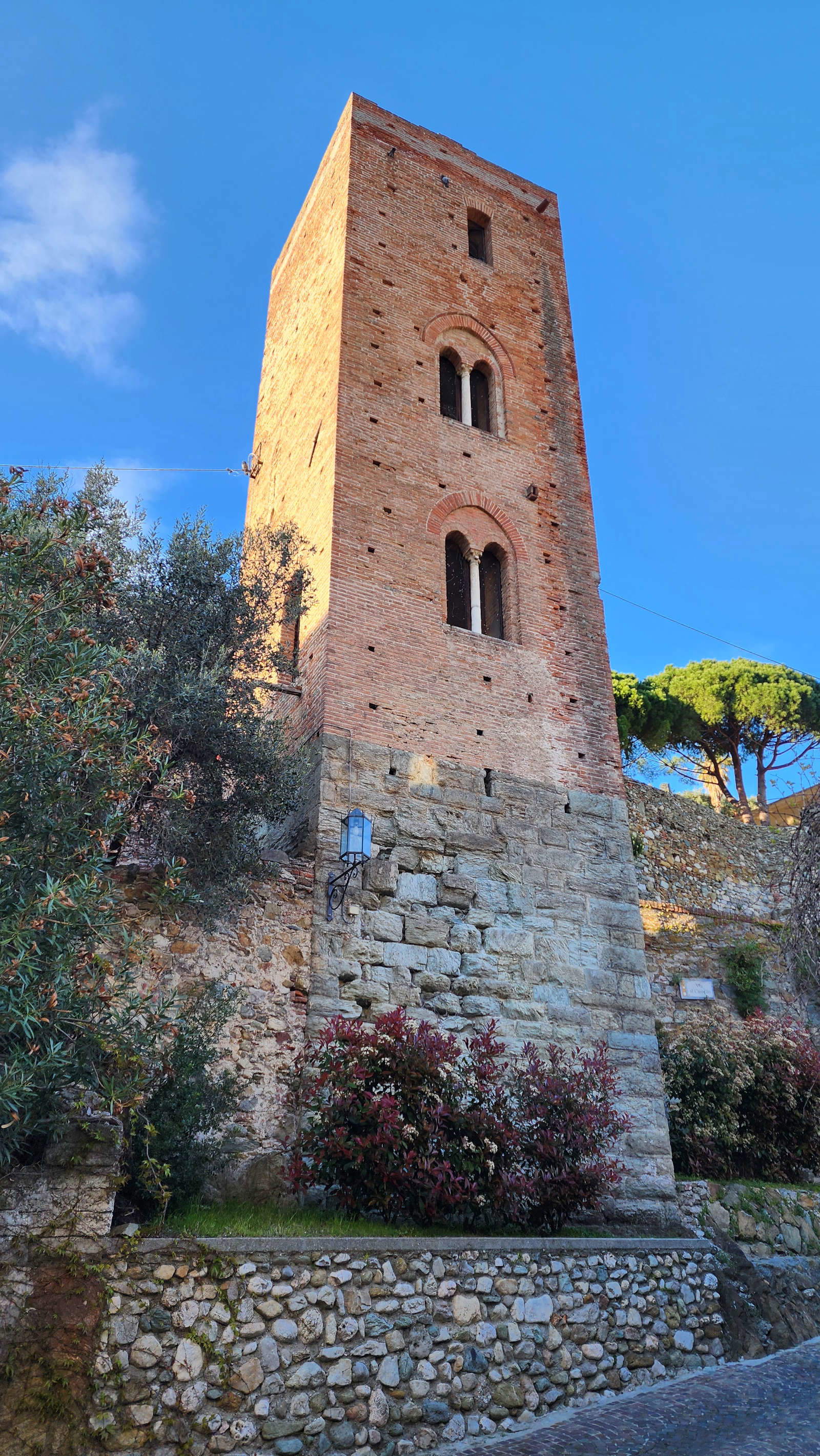 Porta Papona Tower