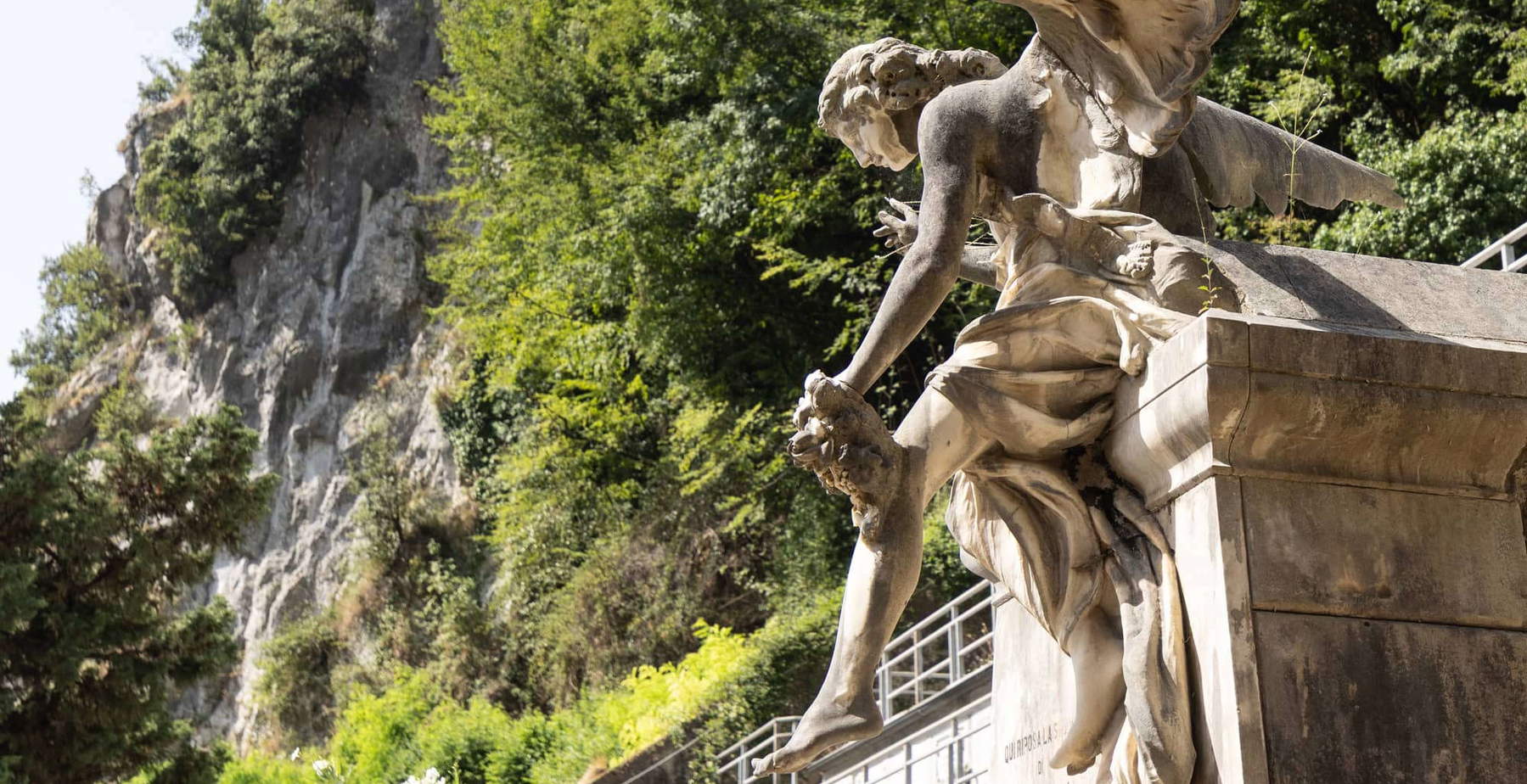 Il Cimitero Monumentale di Marcognano: un libro di marmo che racconta la storia di Carrara