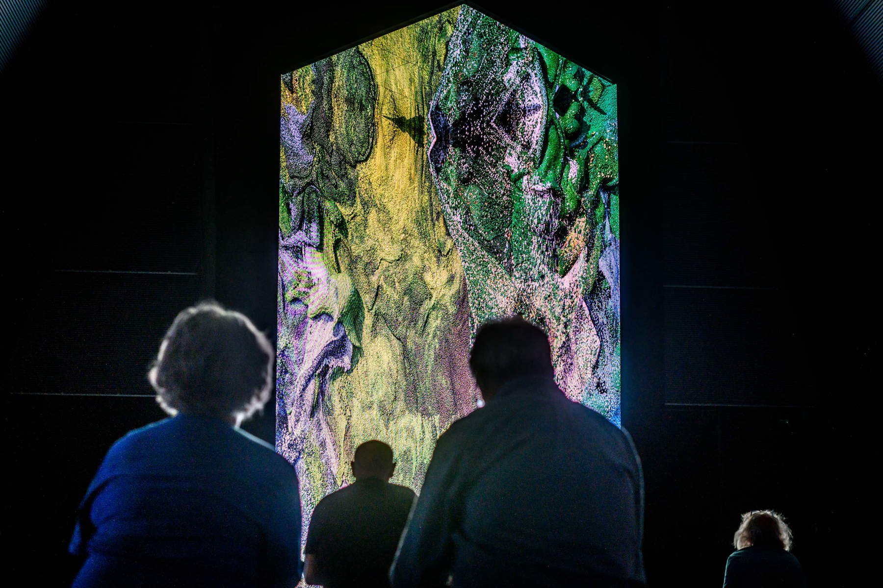 Mostra di Refik Anadol. Foto: Visit Bruges / Jan Darthet