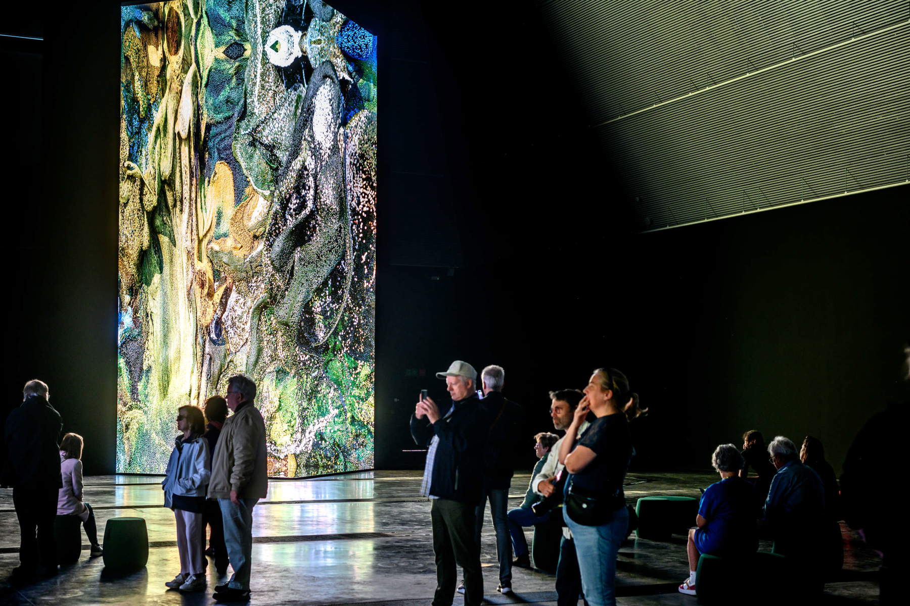 Mostra di Refik Anadol. Foto: Visit Bruges / Jan Darthet