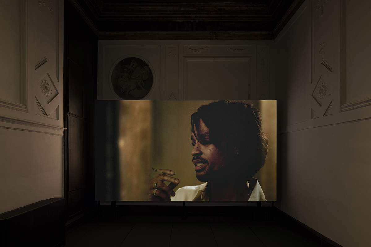 Installations de l'exposition « Helter Skelter : Arthur Jafa et Richard Prince ». Photo : Andrea Rossetti