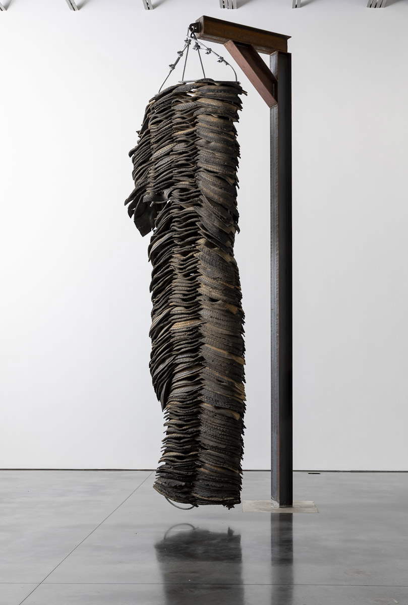 Richard Prince, Folk Songs (Blasting Mats) (2006 ; acier et caoutchouc, 543,6 x 121,9 x 182,9 cm). Vue de l'installation à la Gladstone Gallery, New York, 2021