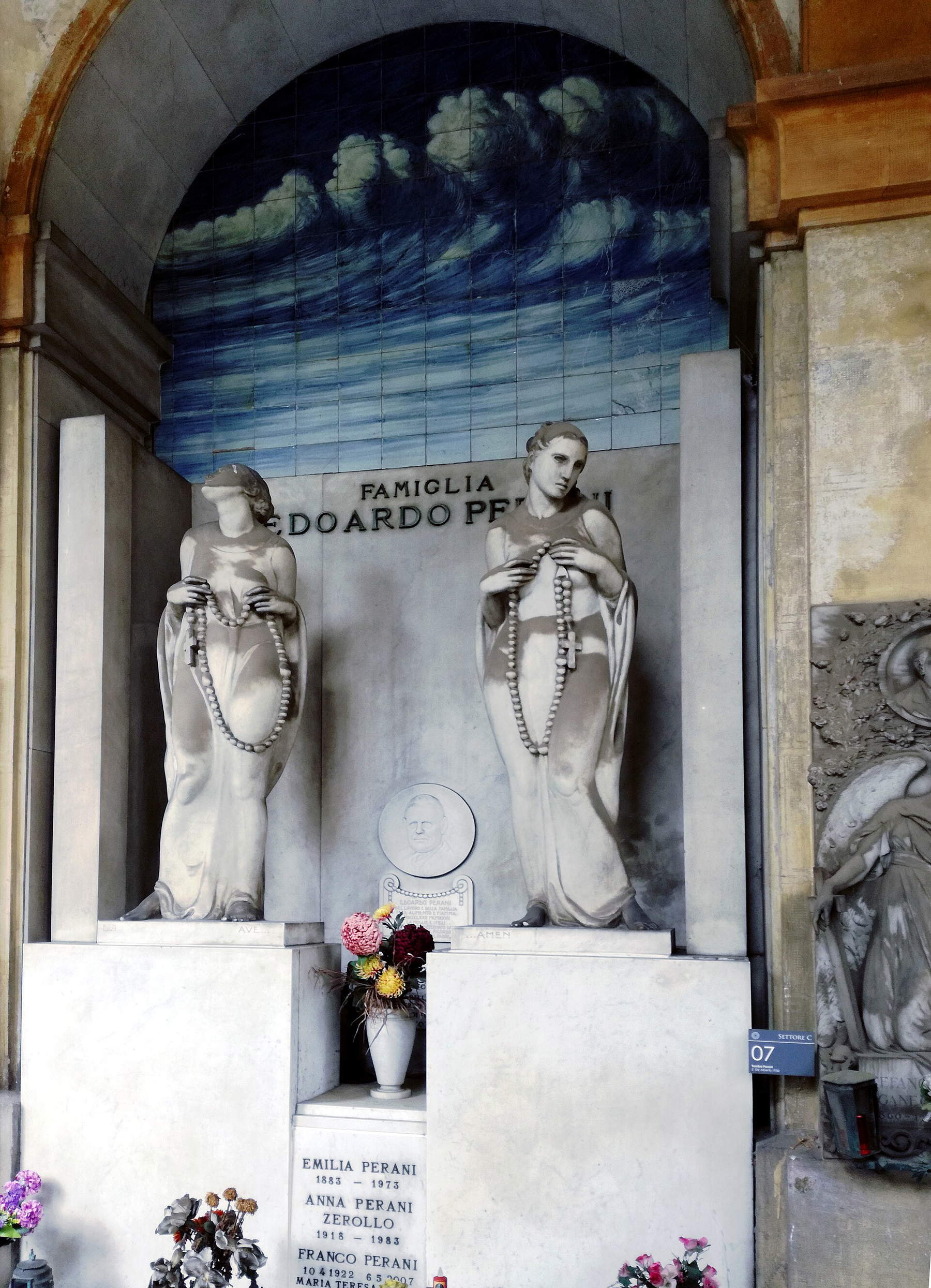 Edoardo De Albertis, Monumento Perani, 1930. Foto: Wikimedia/Sabas88