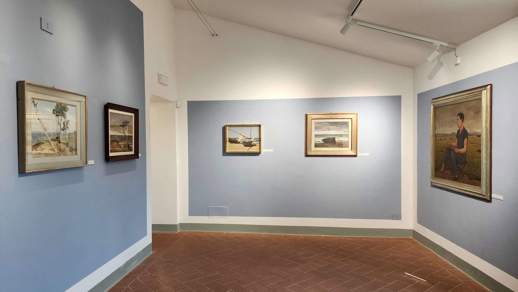 Exhibition design for “Memo Vagaggini: Painting Between Reality and Dream.” Photo: Federico Giannini