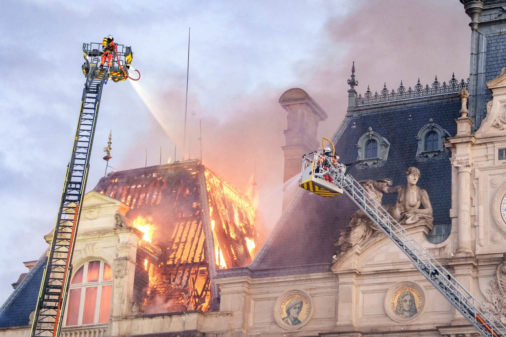 L'incendio dell'H&ocirc;tel de Ville di Limoges. Foto: Ville de Limoges
