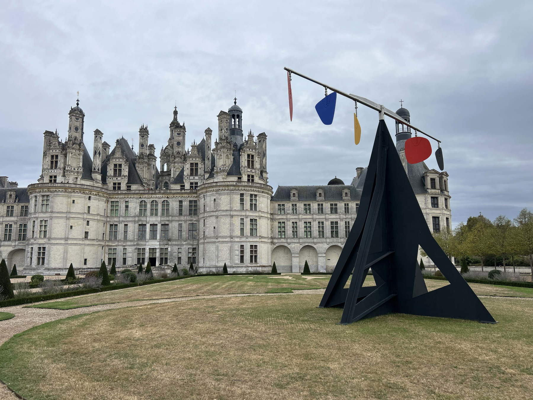 Alexander Calder, „Horizontal“, 1974, Schloss Chambord. Foto: Francesca Anita Gigli