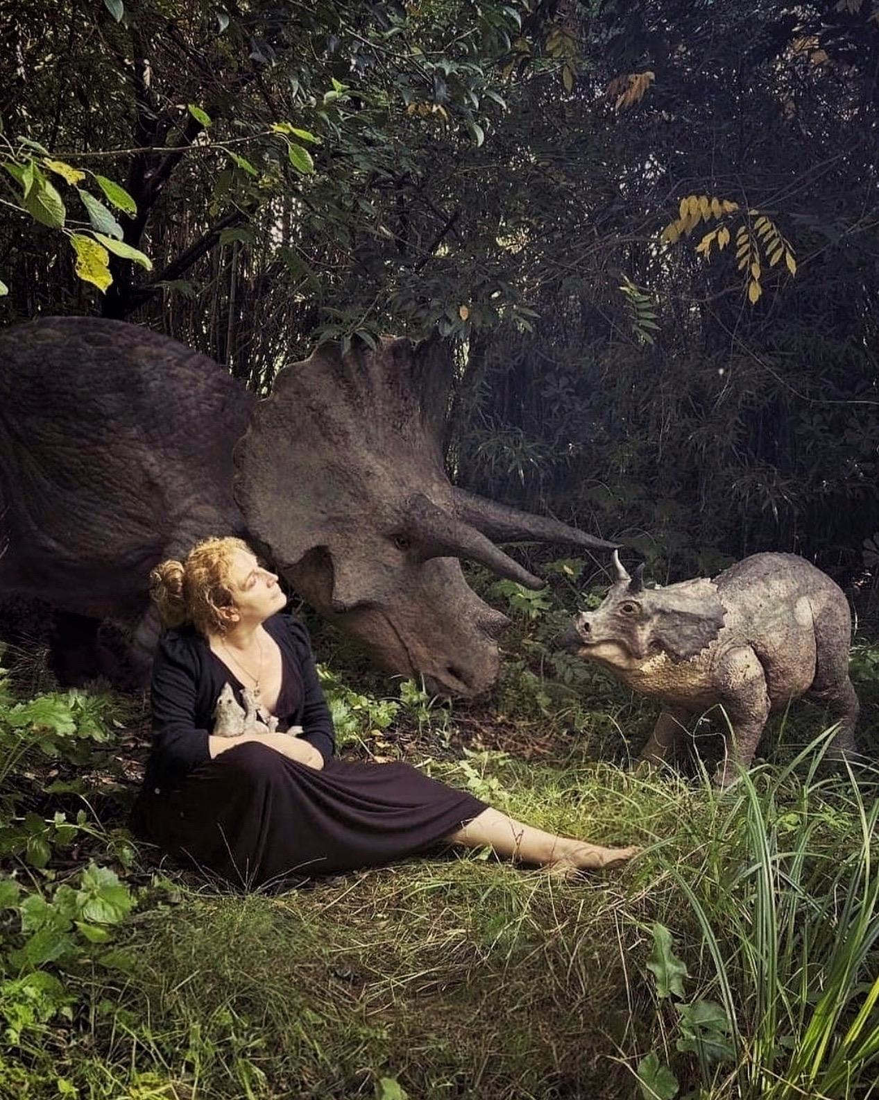Mariaelena Mariotti, @motherofthedinosaurs