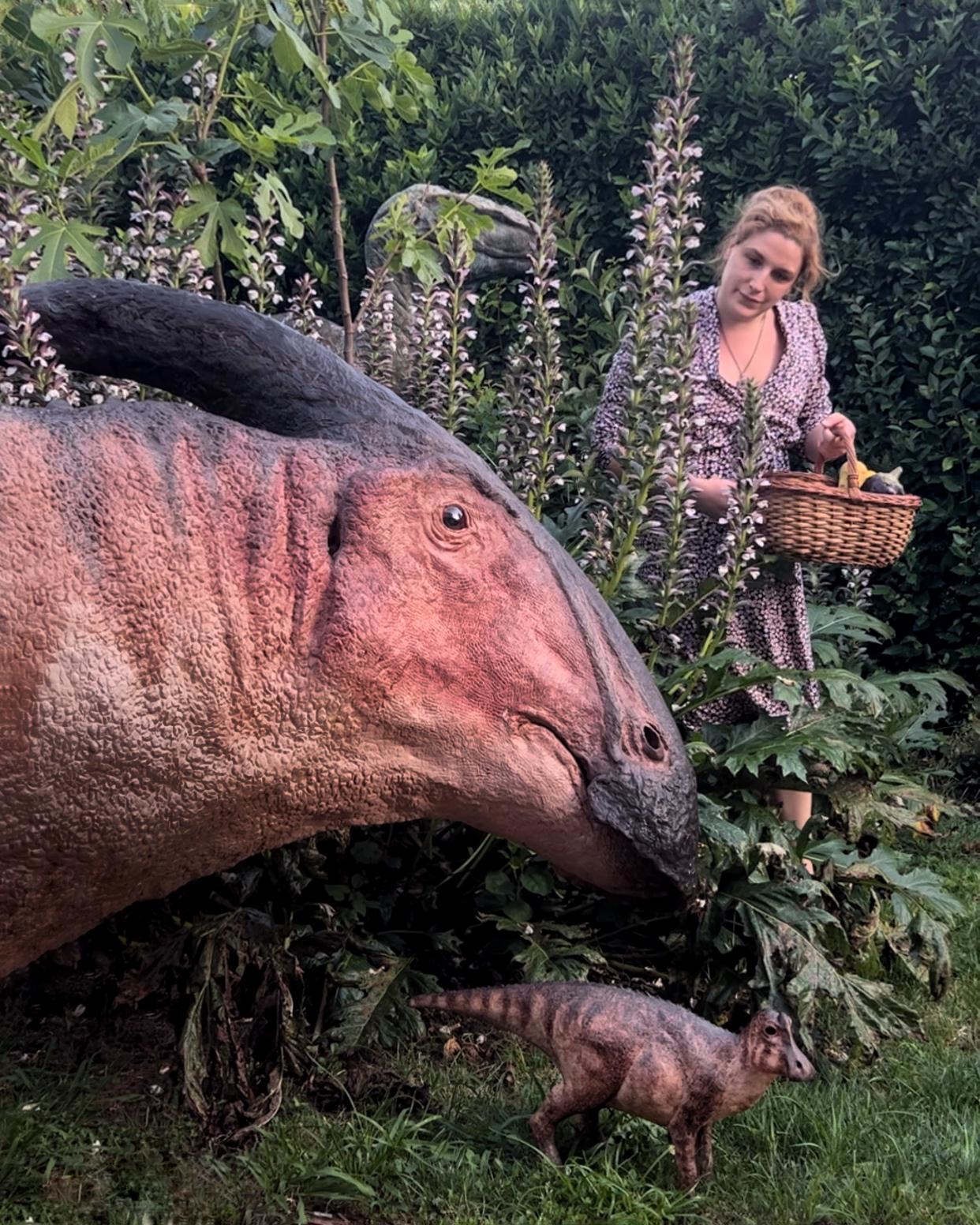 Mariaelena Mariotti, @motherofthedinosaurs