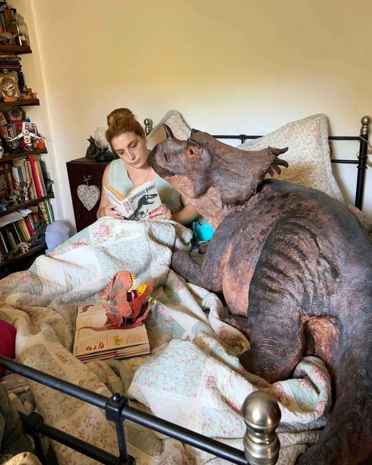 Mariaelena Mariotti, @motherofthedinosaurs