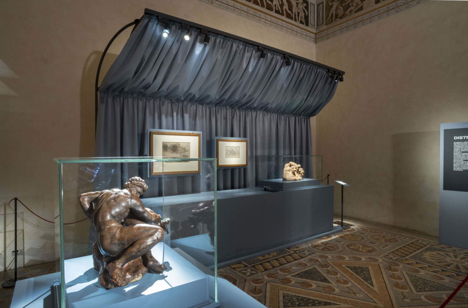 Ausstellungsgestaltung der Ausstellung „Die Natur erfinden. Leonardo, Arcimboldo, Caravaggio“. Foto: Gian Maria Pontiroli