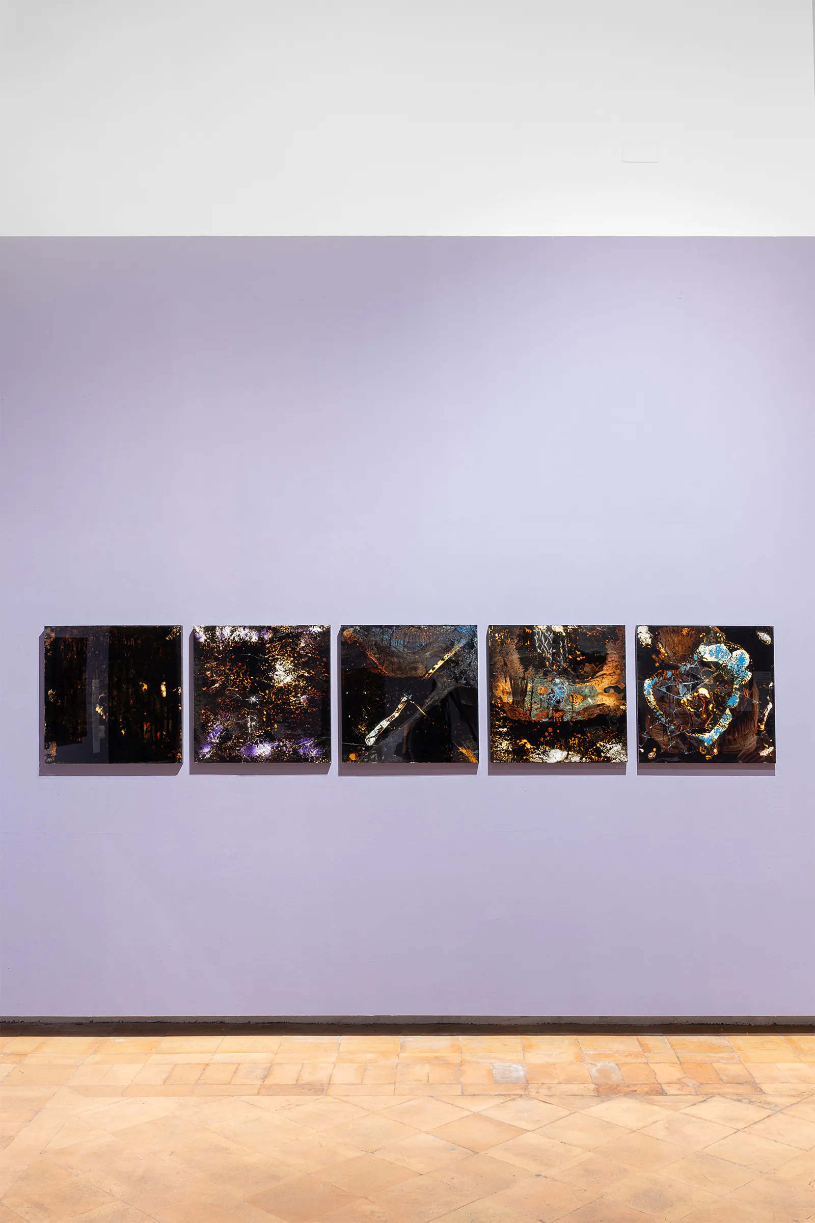 Allestimenti della mostra Sole Nero. Foto: Alessia Calzecchi