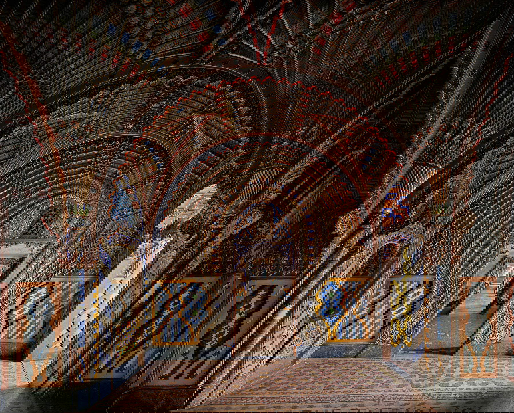 Ahmet Ertuğ, Sala dei Pavoni, Château de Sammezzano, Leccio (FI) (160 x 213,6 cm) &copy; Ahmet Ertuğ