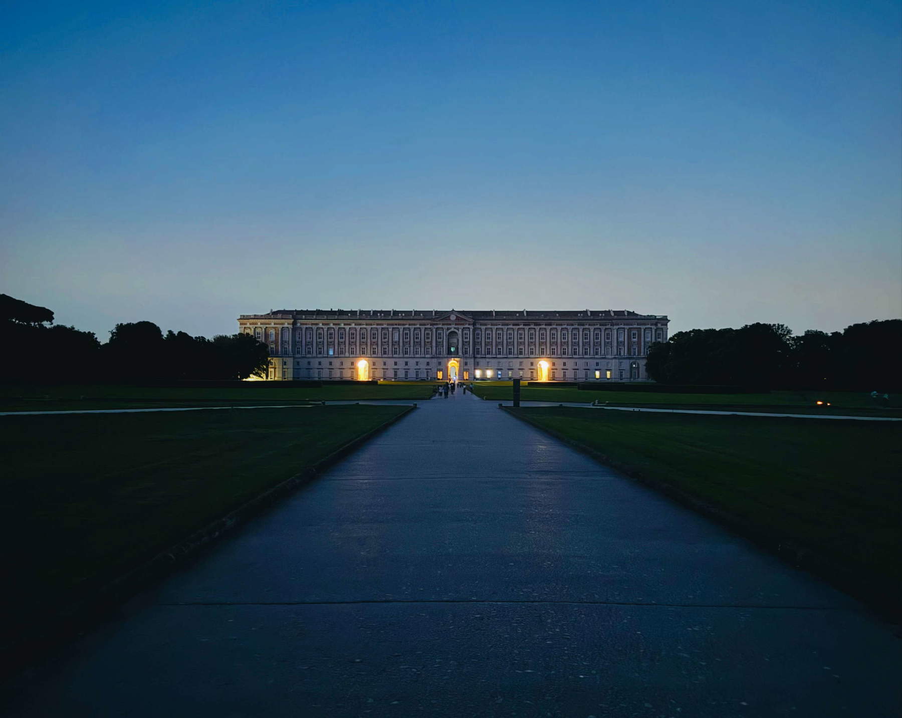 Sonnenaufgang am Königspalast von Caserta. Foto: Kulturministerium / Königspalast von Caserta