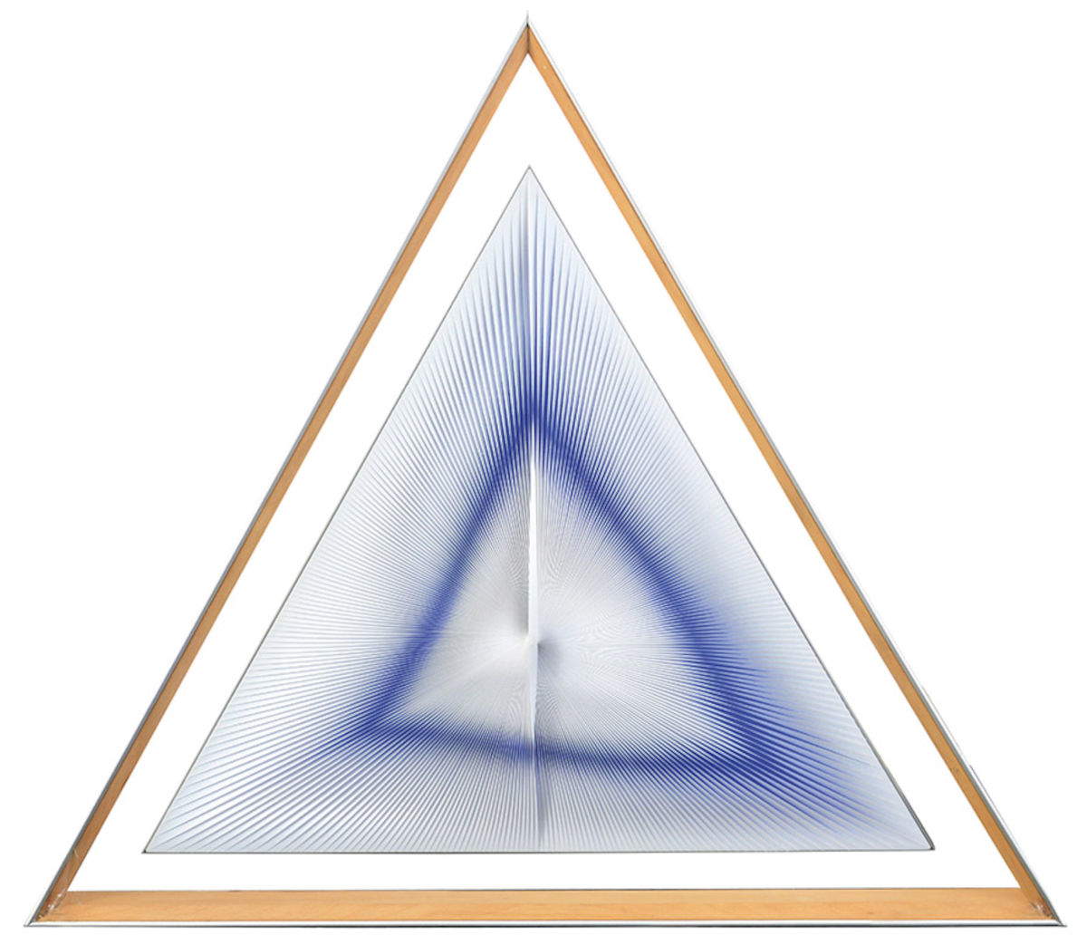 3. Alberto Biasi, Dynamique triangulaire blanche (1965-76 ; 45x47 cm ; Archives Alberto Biasi)