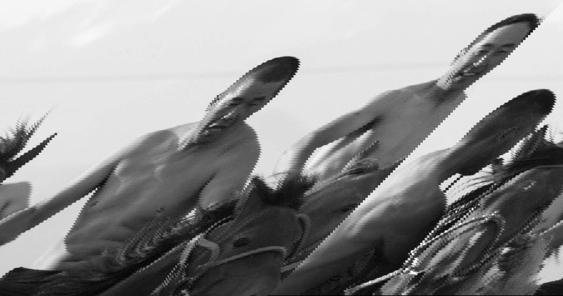 Alexey Morosov, video-proiezione con dighe kirghise e sequenze di kok-b&ouml;r&uuml;, fotogramma di dettaglio con allenamento di kok-b&ouml;r&uuml;