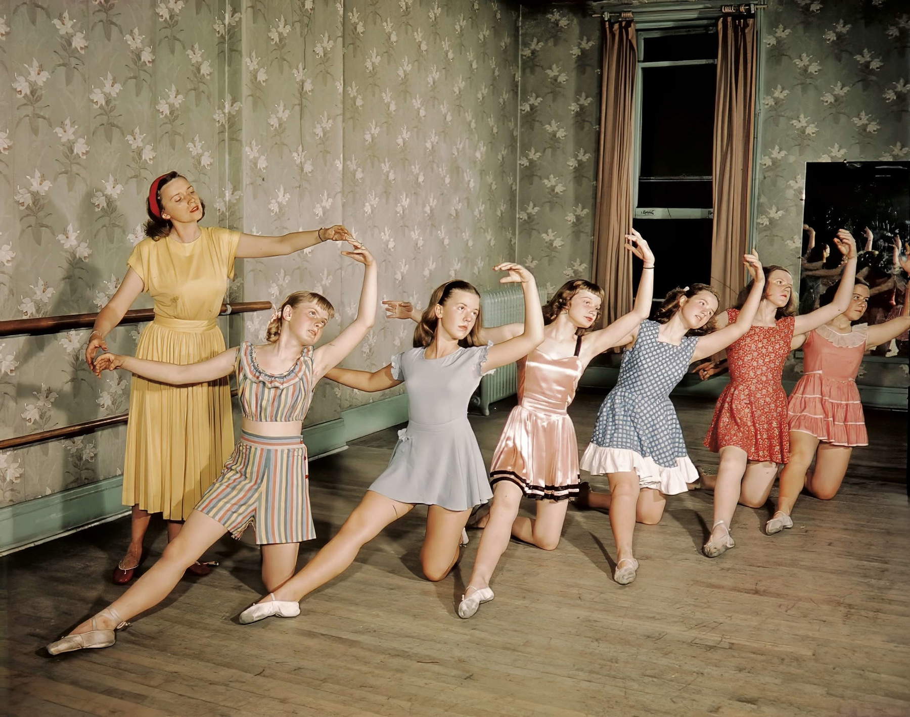 Alfred Eisenstaedt, Mädchen in der Ballettschule (Madison, Wisconsin, 1948) &copy; Alfred Eisenstaedt / The LIFE Picture Collection / Shutterstock