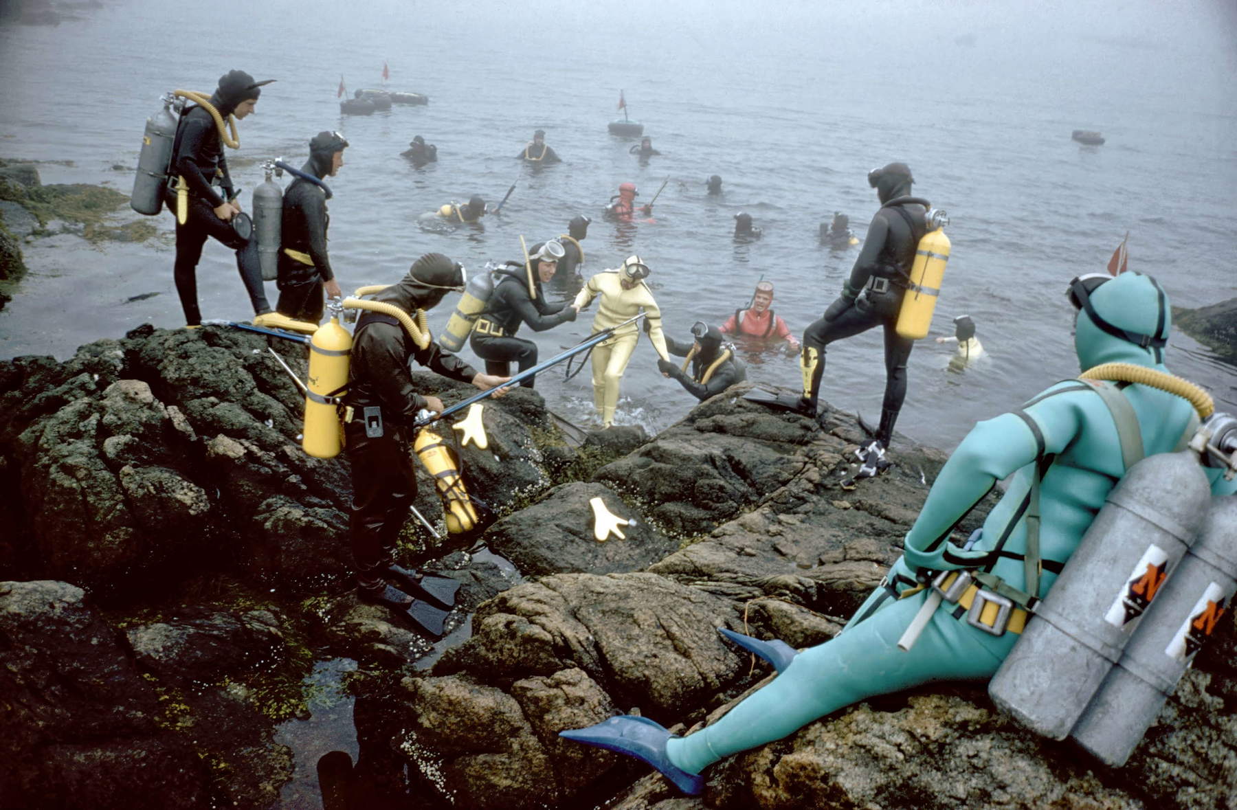 Alfred Eisenstaedt, Taucher des North Shore Frogman Clubs in Pigeon Cove (Rockport, Massachusetts, 1959) &copy; Alfred Eisenstaedt / The LIFE Picture Collection / Shutterstock
