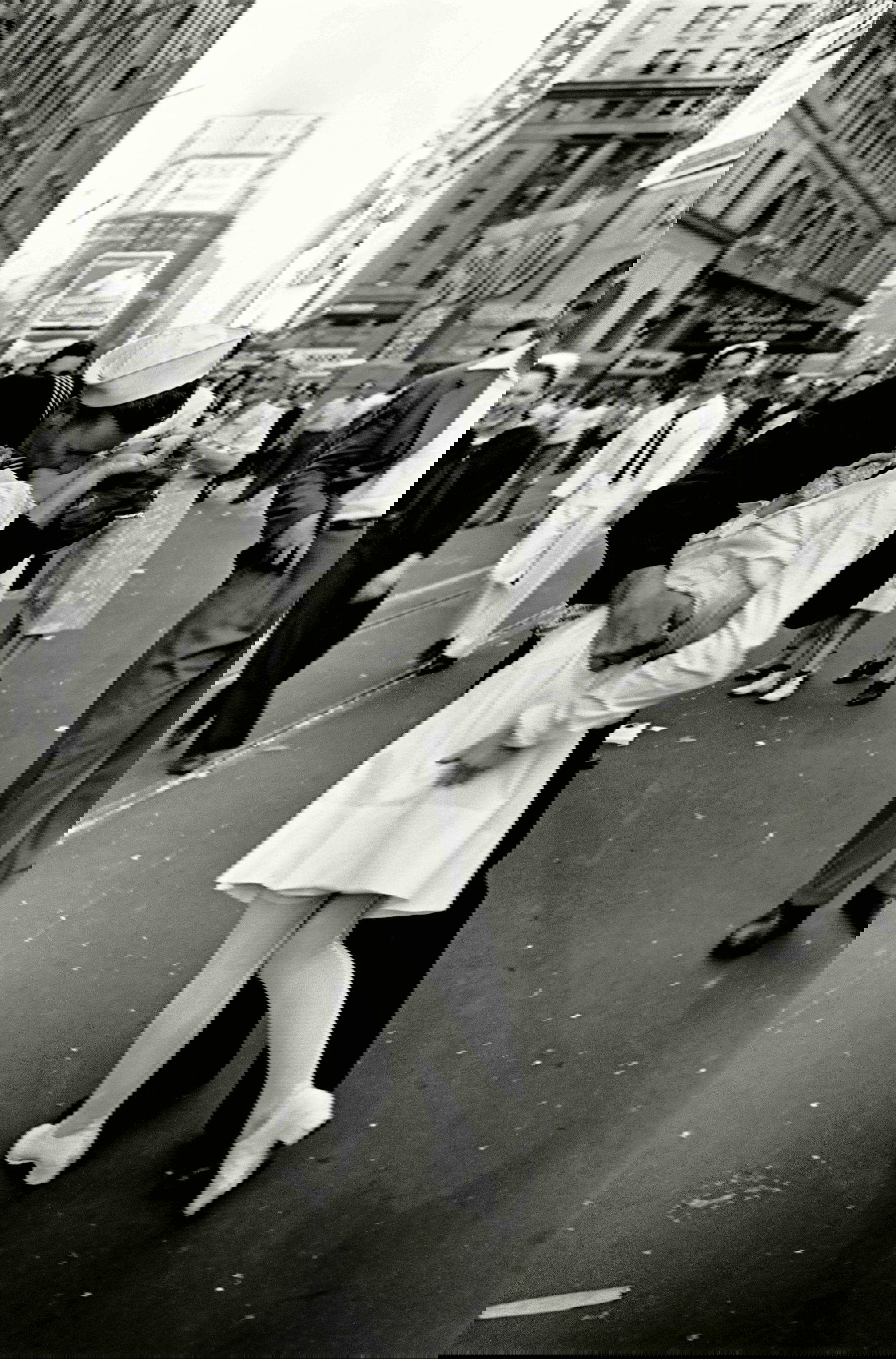 Alfred Eisenstaedt, Victory over Japan. A sailor kisses a nurse during the victory celebration over Japan in Times Square (Aug. 14, 1945; New York City) &copy; Alfred Eisenstaedt /The LIFE Picture Collection /Shutterstock