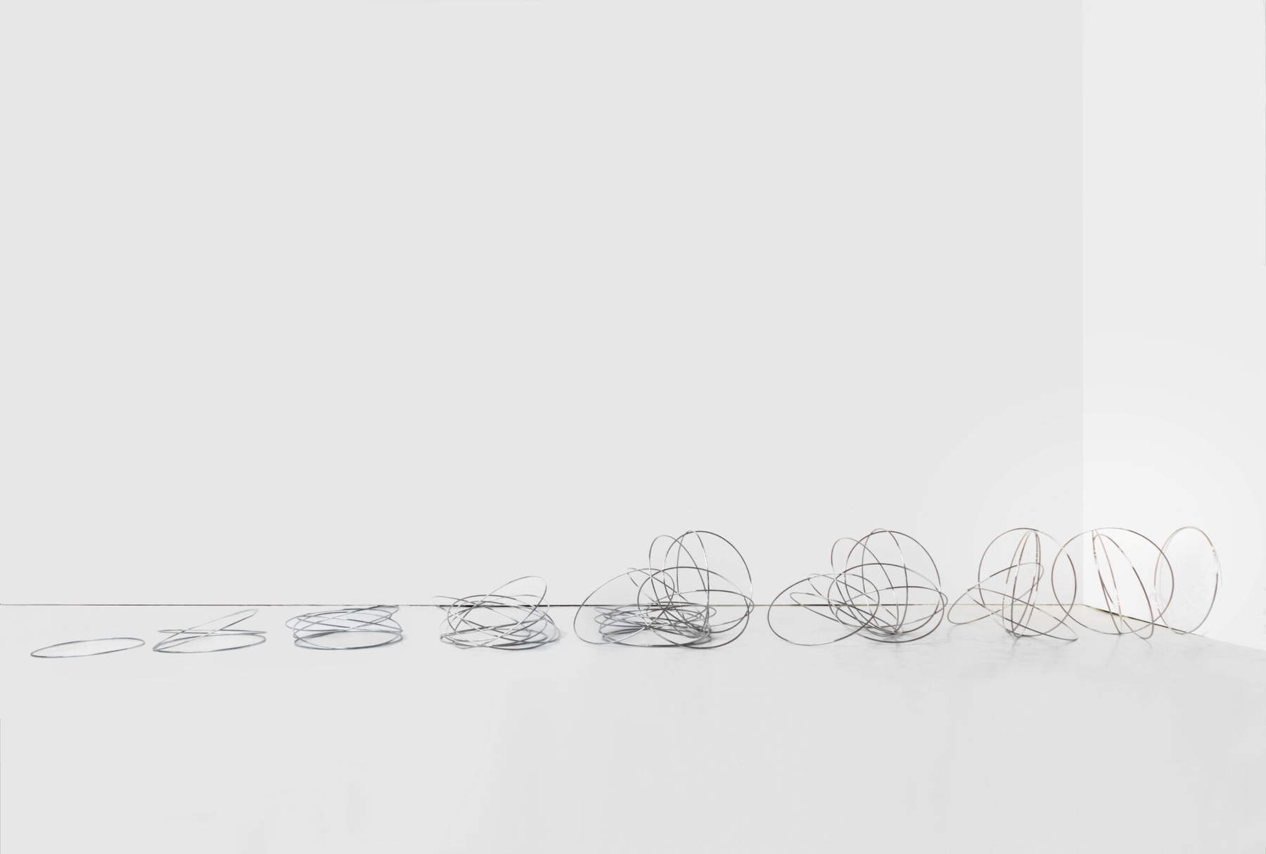 Alicja Kwade, 88 Seconds (2017) Avec l'aimable autorisation de l'artiste. Photo : Roman M&auml;rz