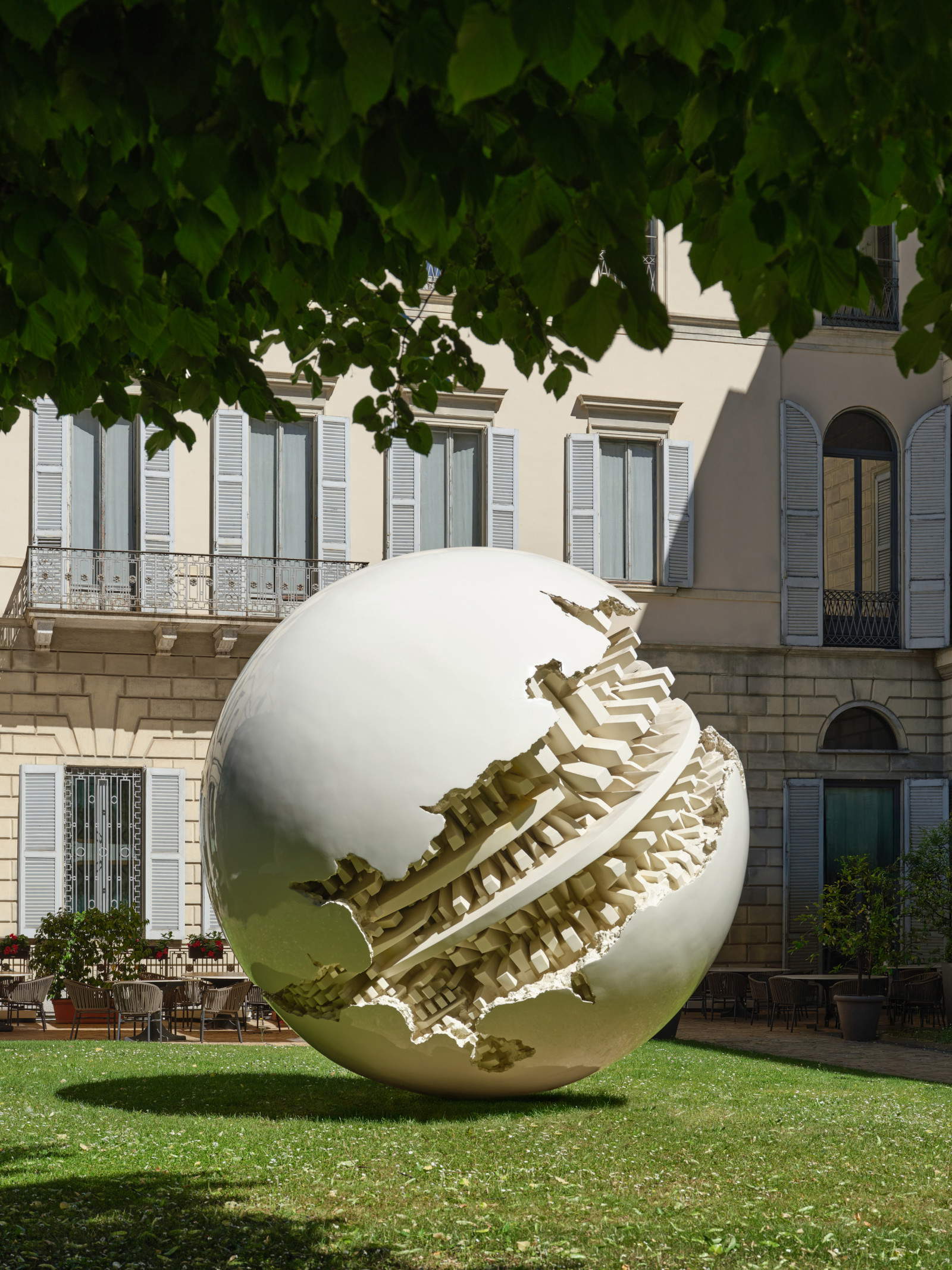 Arnaldo Pomodoro. A Life, Gallerie d'Italia - Milan, Intesa Sanpaolo Museum, 2026. Photo: Agostino Osio - Alto Piano Studio. Courtesy of Arnaldo Pomodoro Foundation and Intesa Sanpaolo.