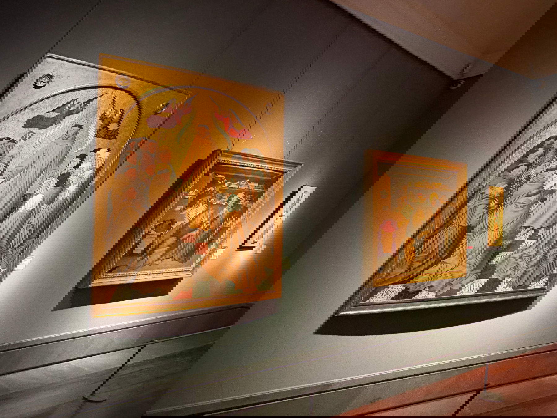 Aménagement de la salle consacrée à Colantonio, avec saint Jérôme dans son cabinet de travail et deux béats franciscains.