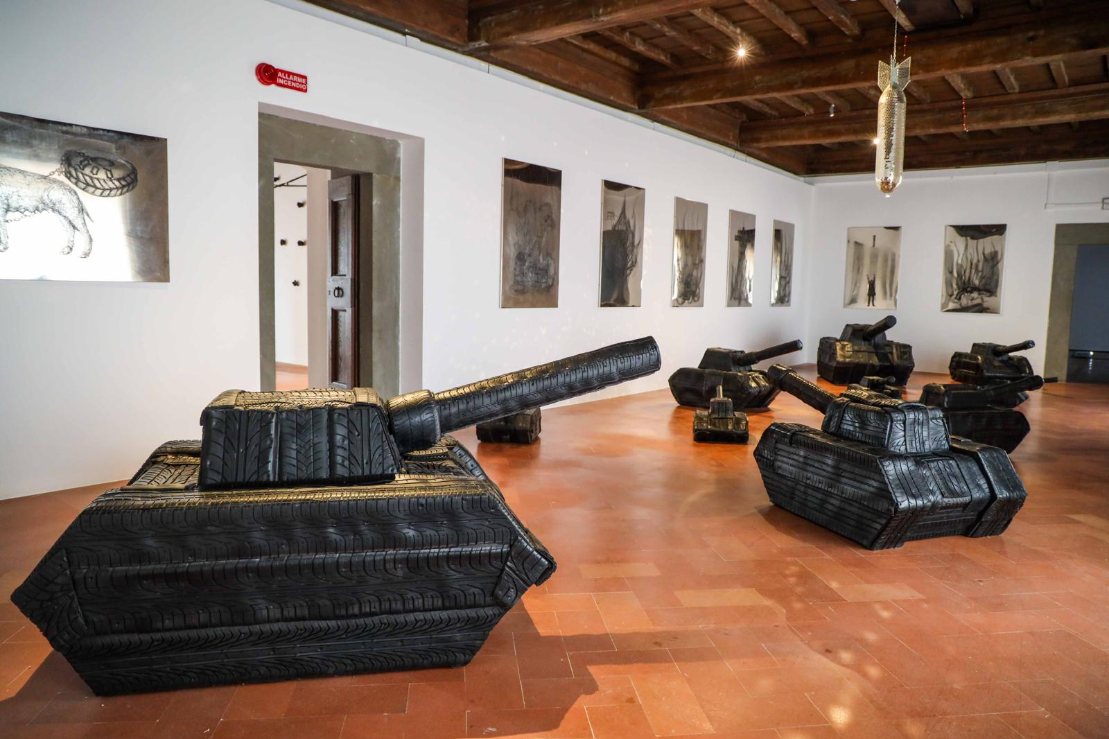 Aufbau der Ausstellung „God Year“