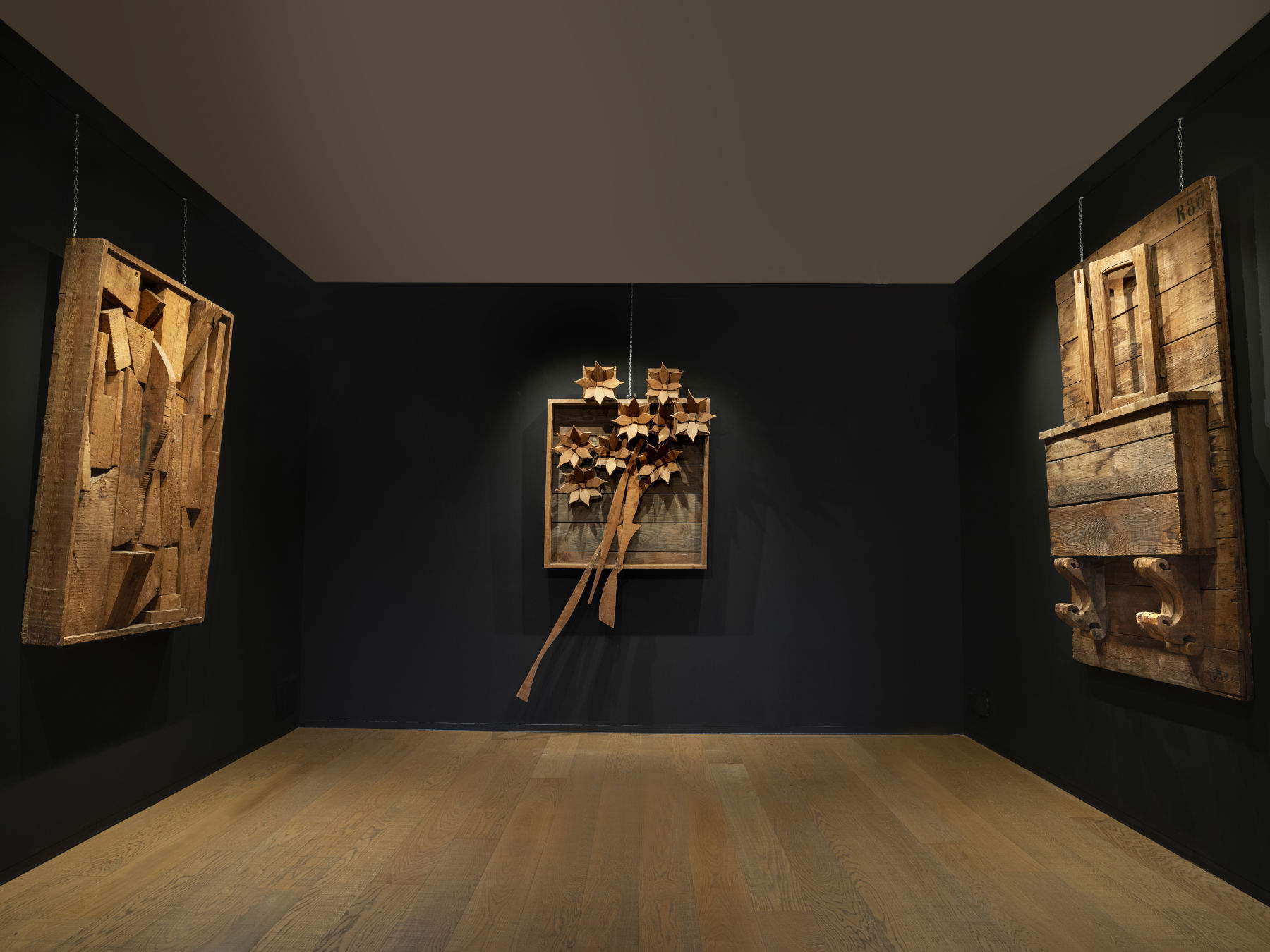 Montaje de la exposición Mario Ceroli. Mito y Materia en la galería Tornabuoni Arte de Florencia. Foto: Tornabuoni Arte
