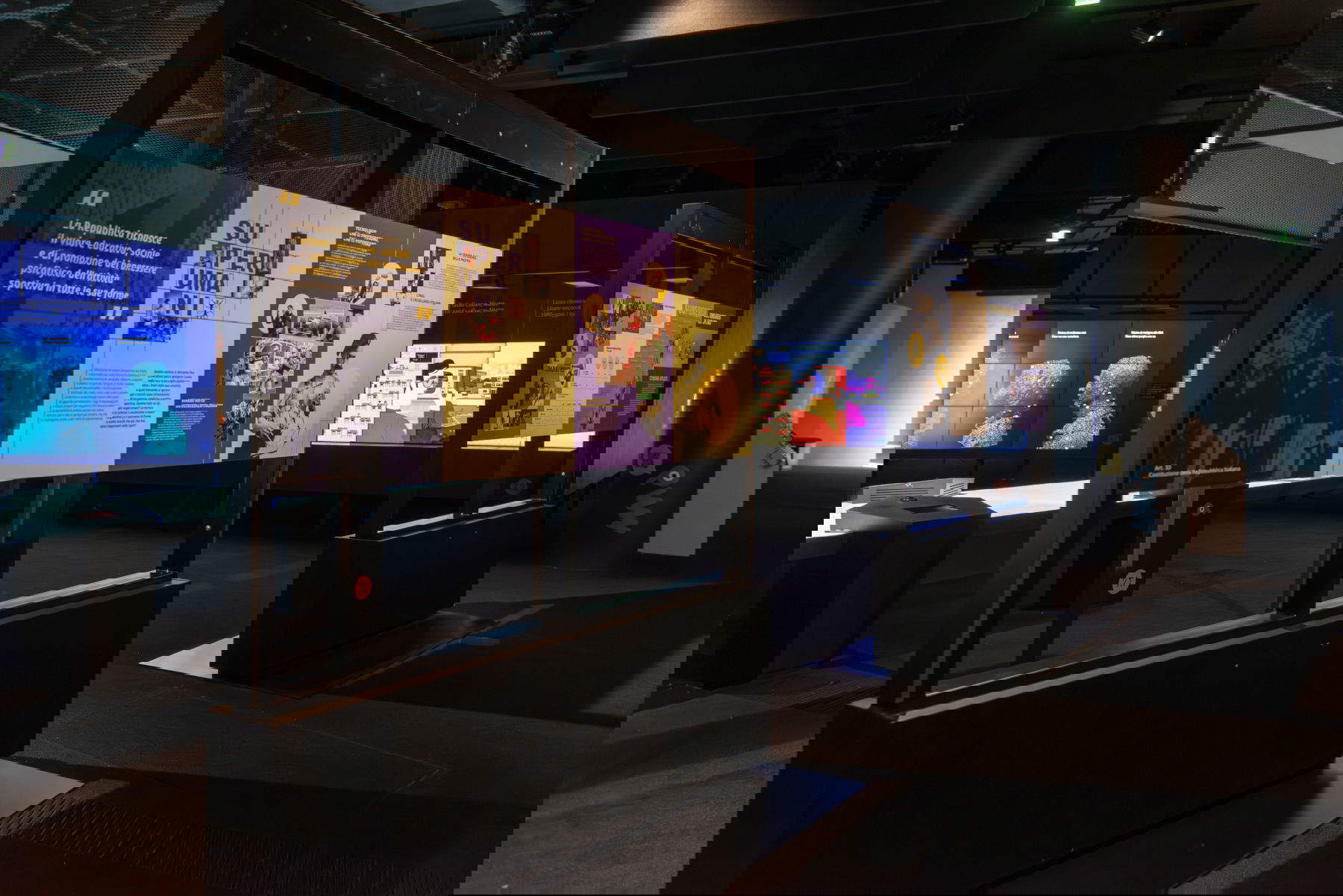 Vista de la exposición Más allá de los límites