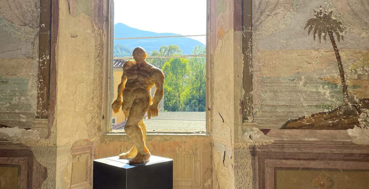 Pontremoli: Die Ausstellung „Oscillazioni“ – Zeitgenössische Kunst an historischen Orten der Stadt – ist zu Ende gegangen