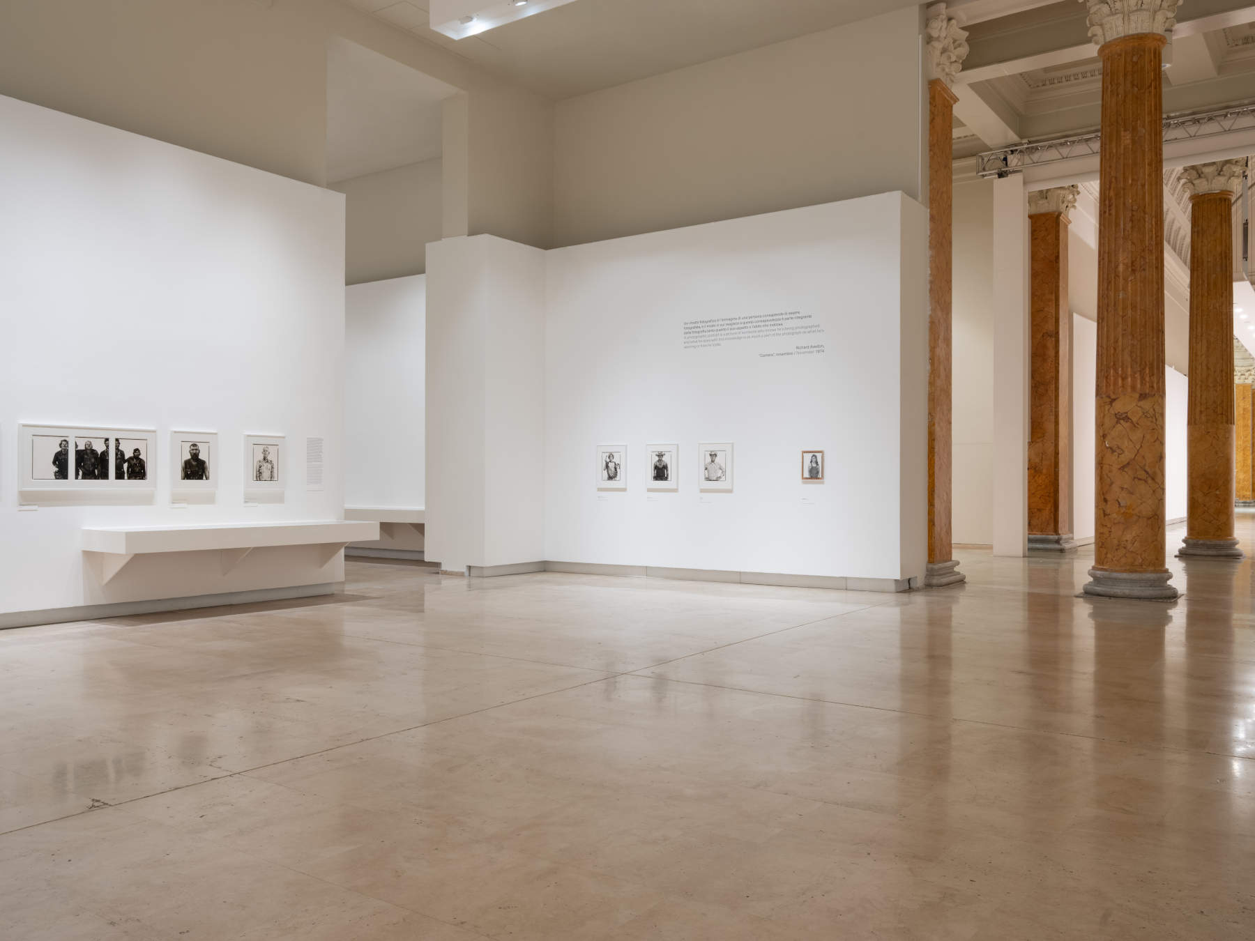 Vista de la exposición «Richard Avedon. In the American West. 1979-1984». Foto: Daniele Molajoli &copy; Azienda Speciale Palaexpo
