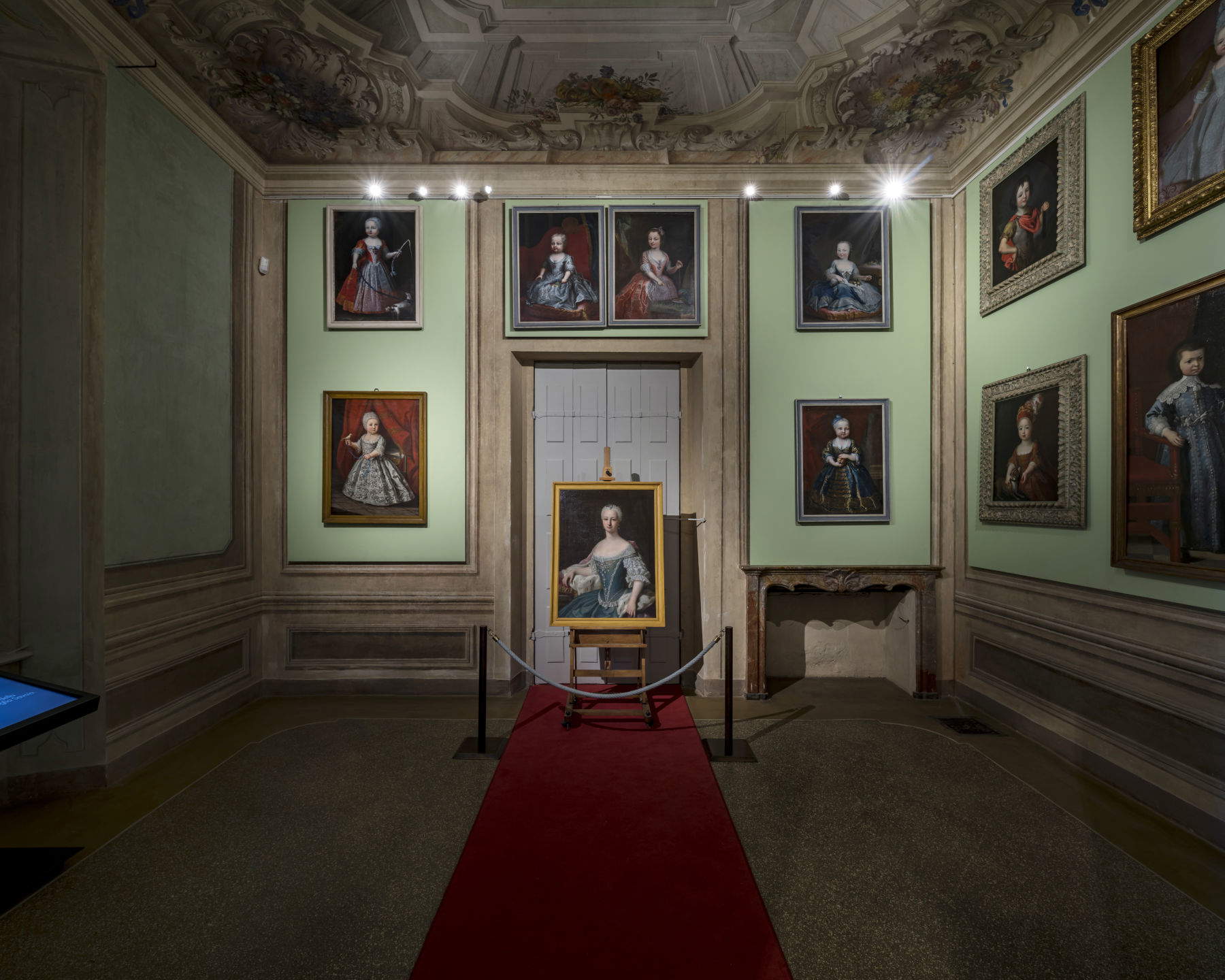 Blick auf die Installation in der Sala Principini. Foto: Mariano Dallago