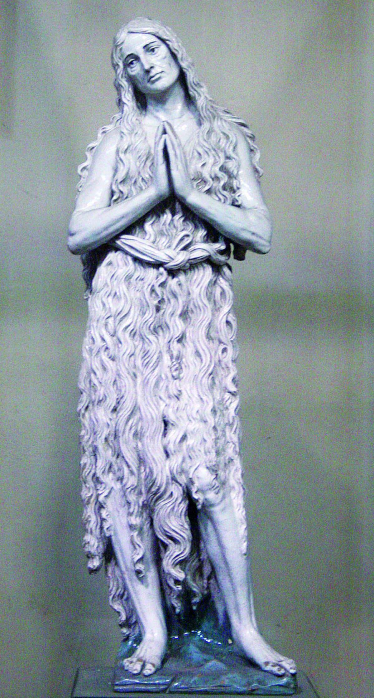 Andrea della Robbia, Maddalena (1510 circa; terracotta invetriata, altezza 115 cm; Borgo a Mozzano, San Jacopo)