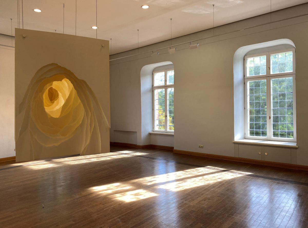 Angela Glajcar, 051 Terforation (2009; 300g paper, torn, metal and plastic base, 140 x 100 x 300 cm)