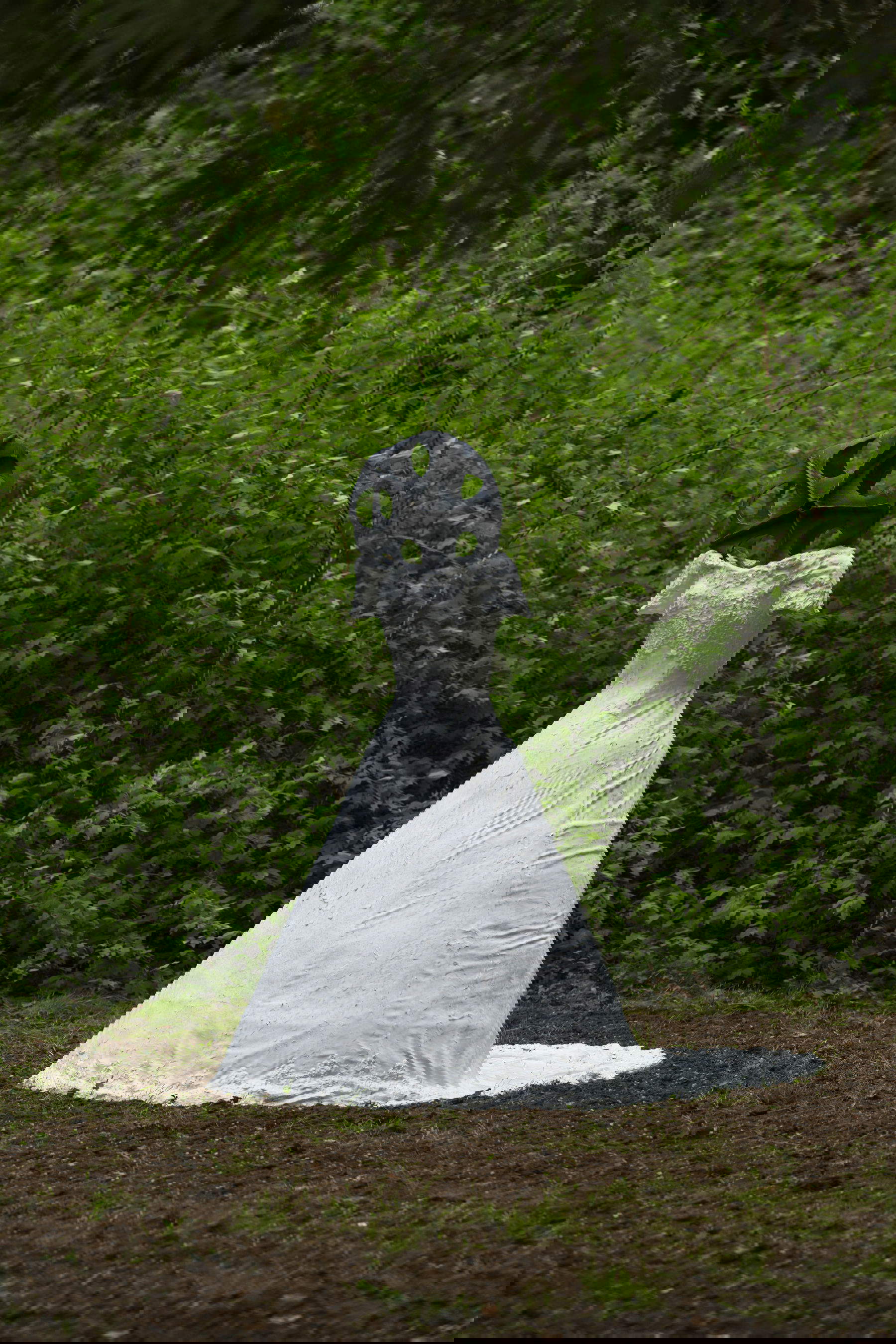 Anselm Kiefer, Margarete v Antioch (2019; bronze with white patina and metal, 160 x 130 x 175 cm)