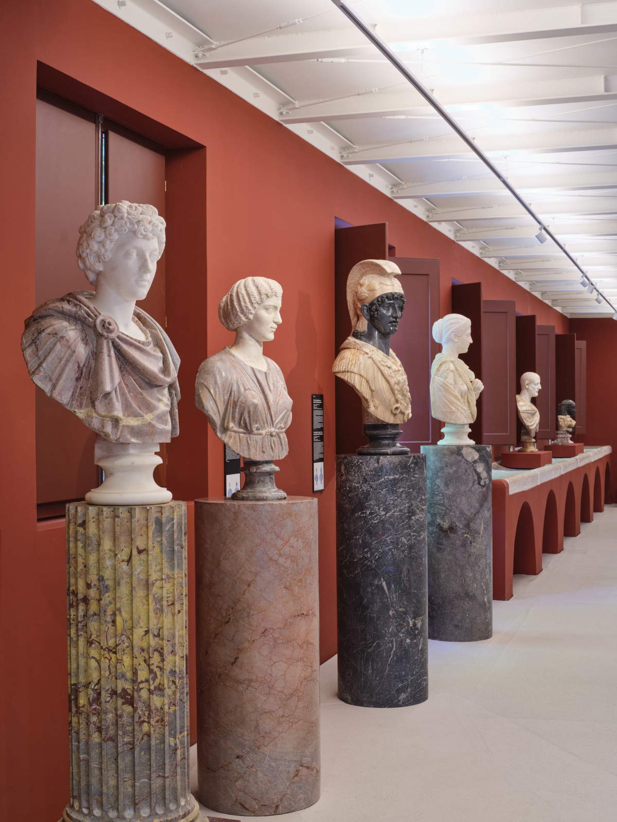 Aménagements de Marmora Romana. Antiquarium de la Villa Albani Torlonia. Photo : Agostino Osio &copy;Fondation Torlonia