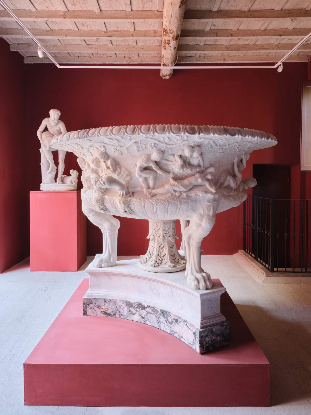 Aménagements de Marmora Romana. Antiquarium de la Villa Albani Torlonia. Photo : Agostino Osio &copy;Fondation Torlonia