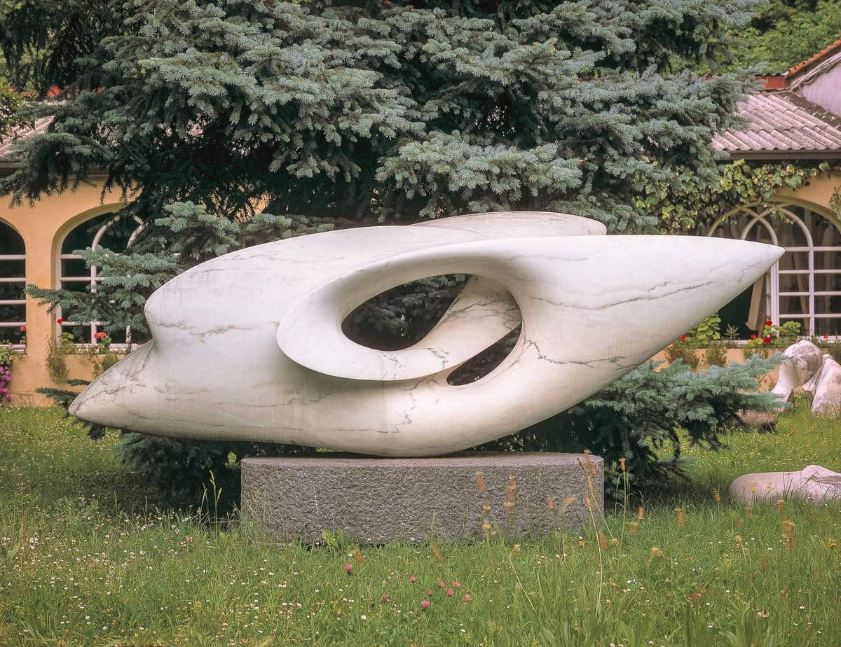 Antoine Poncet, *Fugue Lacustre* (1964; aurora pink marble). &copy; Atelier Antoine Poncet