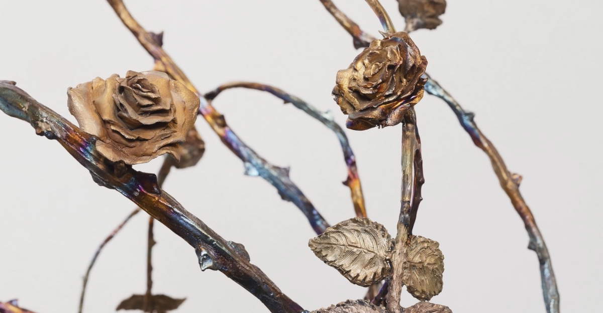 Jean-Marie Appriou’s Roses at the Bardini Garden: a sculpture inspired by a fairy tale that invites reflection