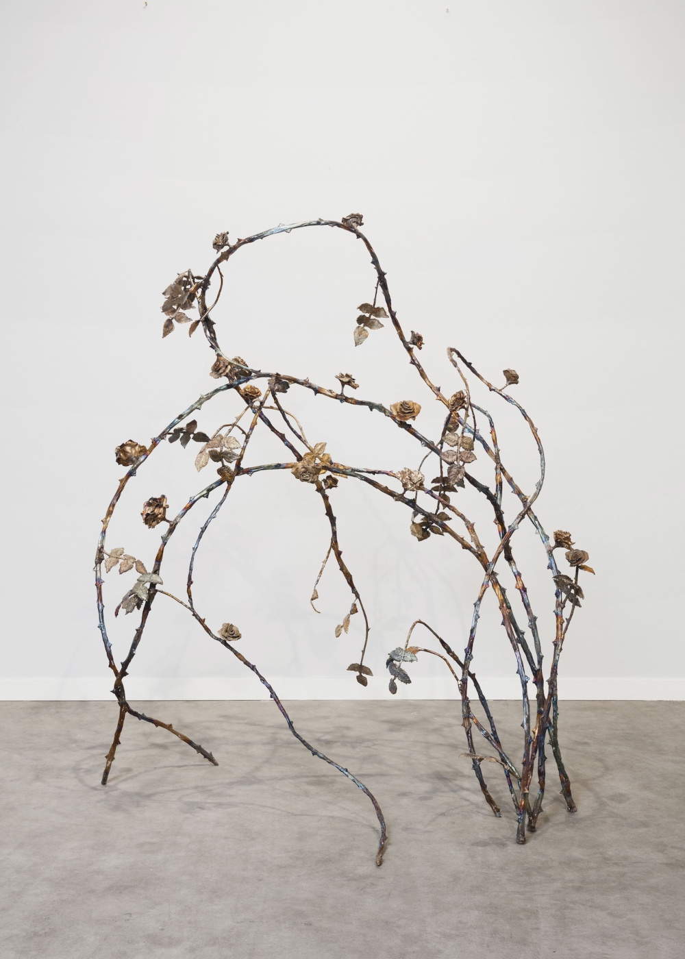 Jean-Marie Appriou, The Briar Rose (Rosa x centifolia) (2022). Su gentile concessione dell'artista e di MASSIMODECARLO &copy; Jean-Marie Appriou, by SIAE. Foto: Claire Dorn