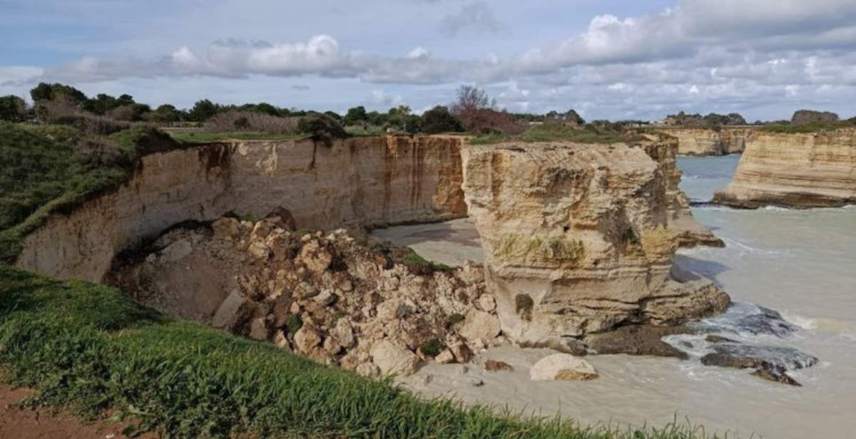Arch of the Lovers of Sant'Andrea in Melendugno (Lecce) collapses: bad weather erases a symbol of Salento
