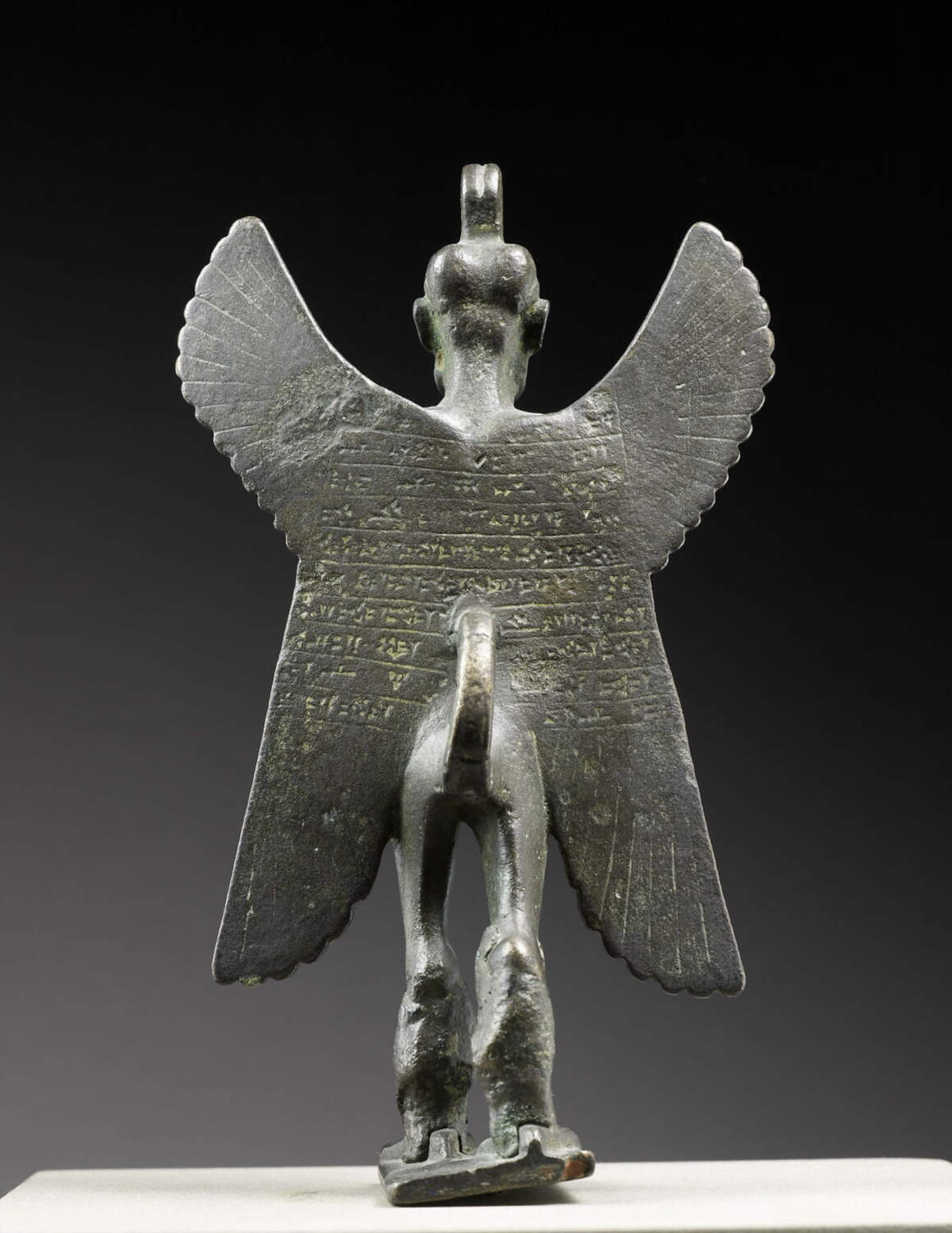 Mesopotamische Kunst, Figur des Dämons Pazuzu (911 und 604 v. Chr.; Bronze; 15 x 8,6 x 5,6 cm; Paris, Mus&eacute;e du Louvre) &copy; 2007 Mus&eacute;e du Louvre, Dist. GrandPalaisRmn / Thierry Ollivier