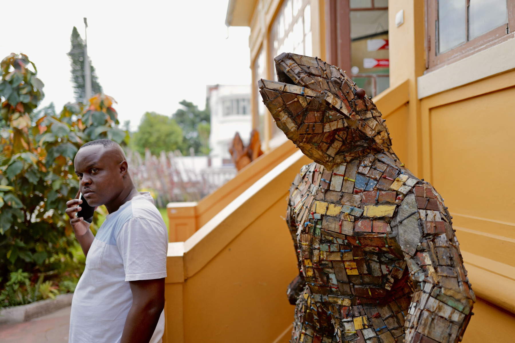 Associa&ccedil;&atilde;o N&uacute;cleo de Arte - Centro Cultural e Artistico - Un puente hecho arte, Maputo. Foto: Marco Giugliarelli