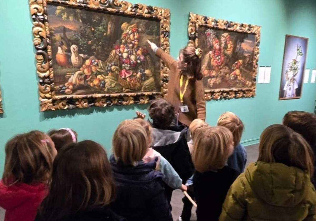 Kinder im Chiostro del Bramante