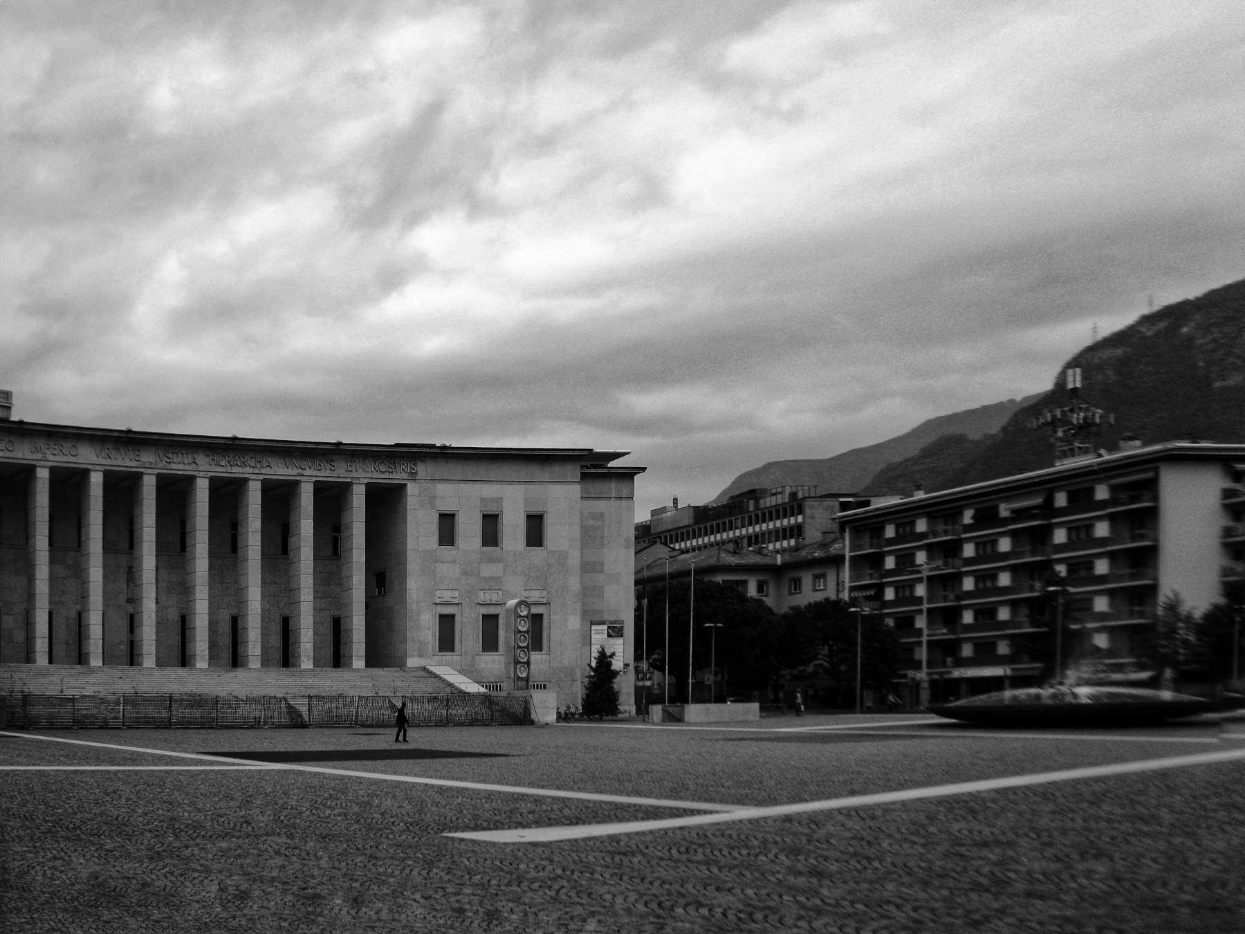 Il Palazzo di Giustizia di Bolzano. Foto: Wikimedia Commons | Giovanni Ussi