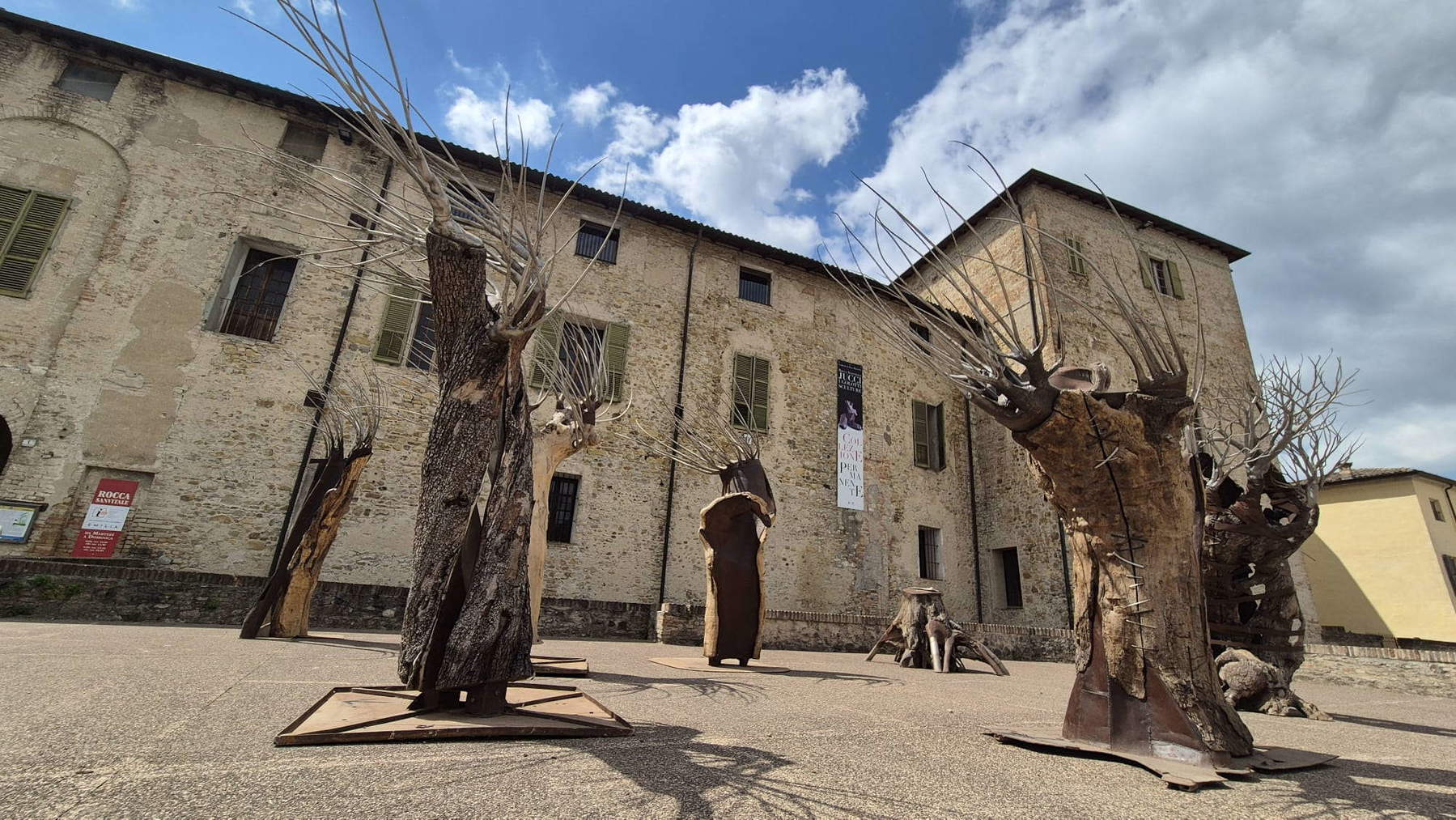 Allestimenti della mostra Racconti materici di Brunivo Buttarelli