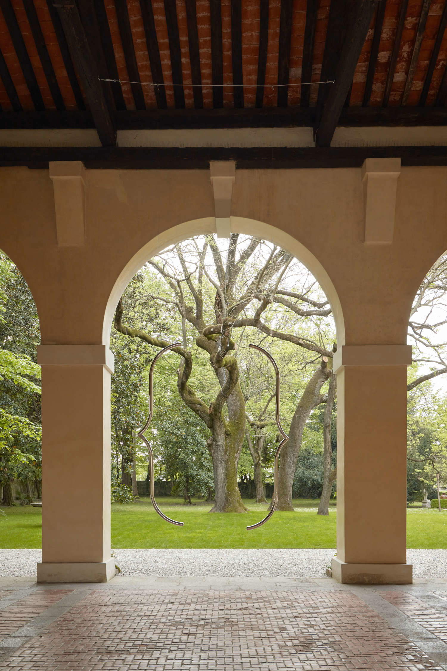 Allestimenti della mostra The Shape of the Self / La forma del S&eacute;