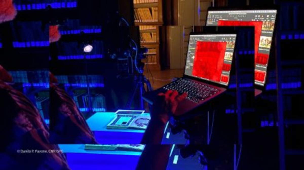 E-RIHS.it Campaign – MOLAB of the CNR ISPC Manuscripts and Archives Research Group. Advanced UV fluorescence techniques for detecting traces of writing invisible to the naked eye | &copy; Danilo Pavone, CNR ISPC
