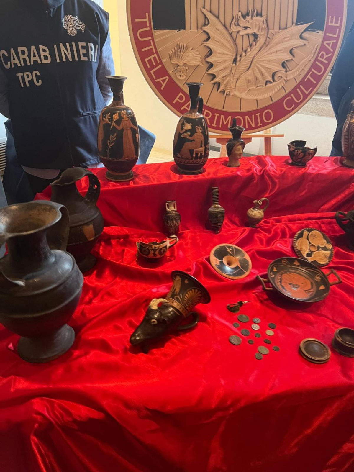 I reperti restituiti al Museo di Sibari. Foto: Carabinieri