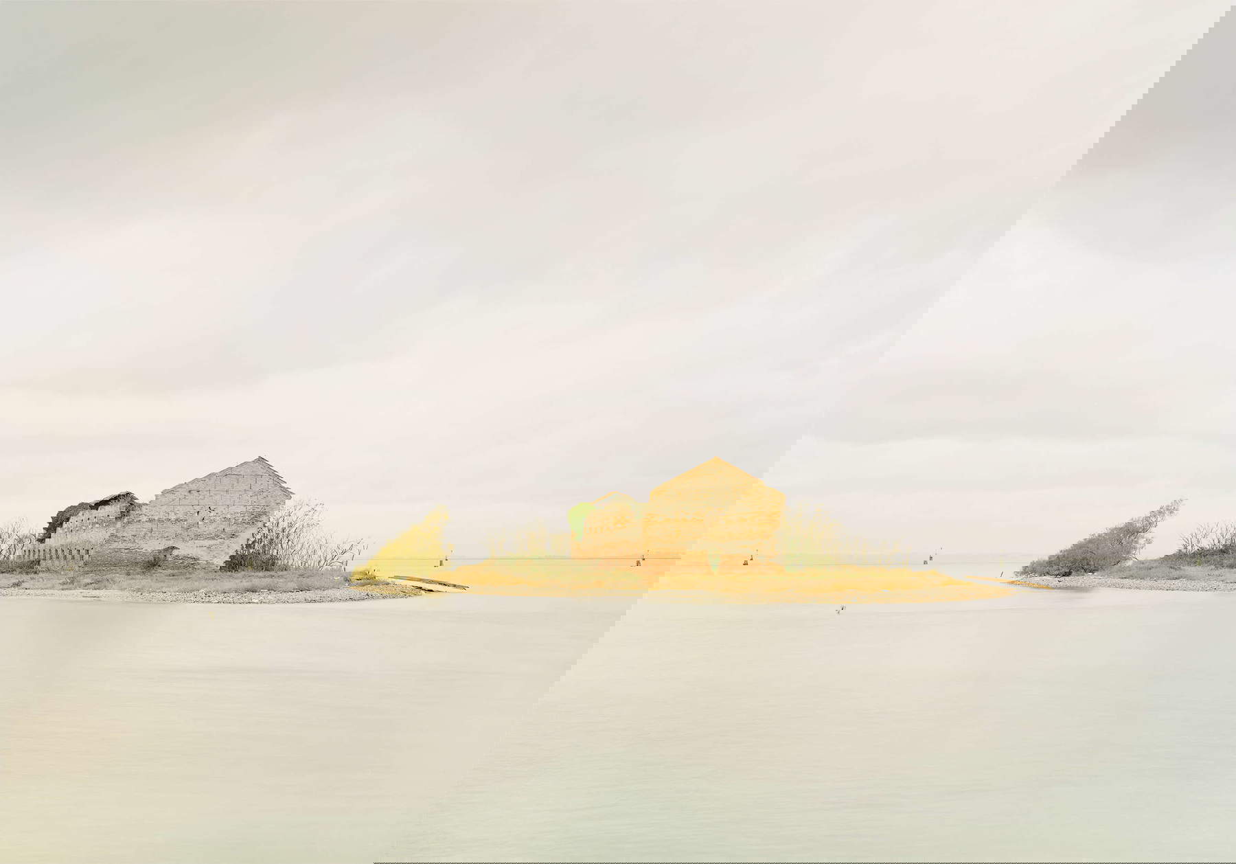 Elger Esser, Madonna of the Mount (2001; C-print, 184 x 240 x 5 cm). Courtesy of the artist and Galleria Alessandra Bonomo